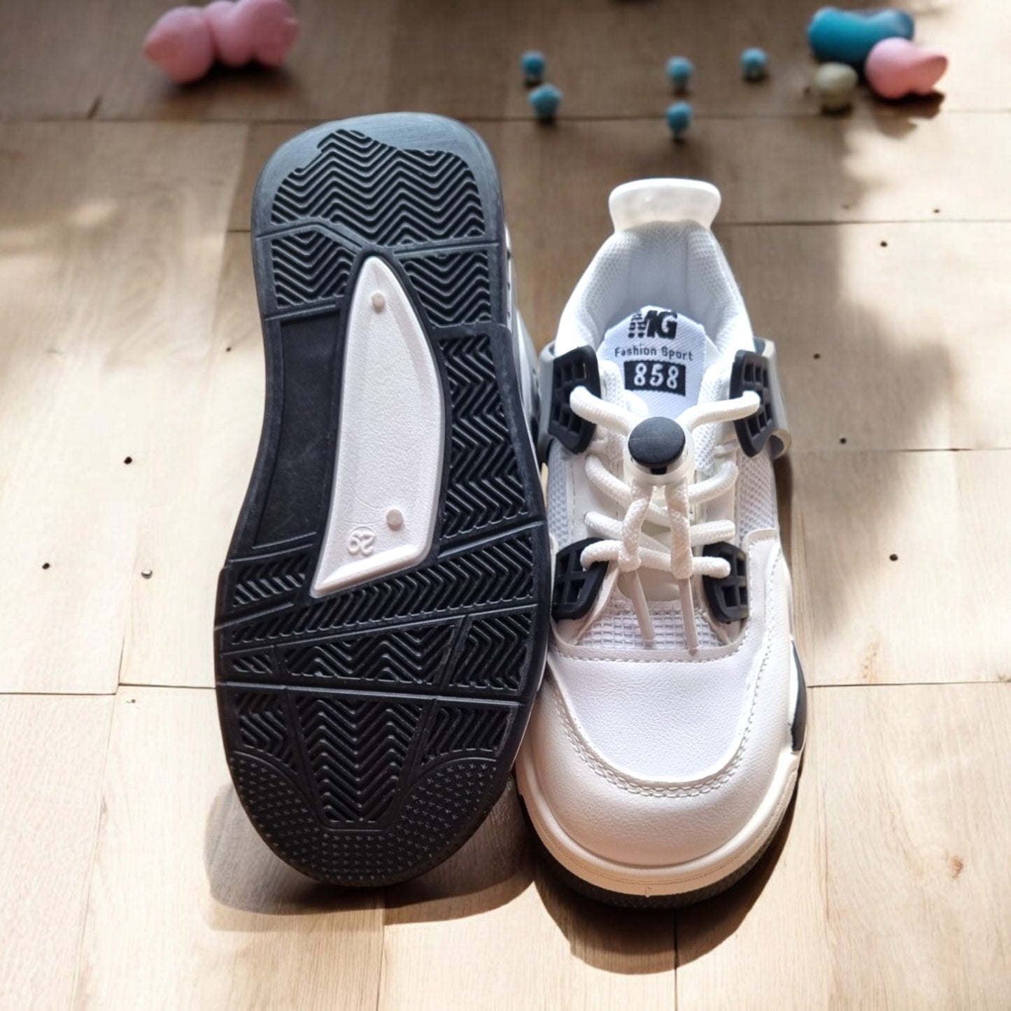 Fashionable Children's Athletic Shoes - Black